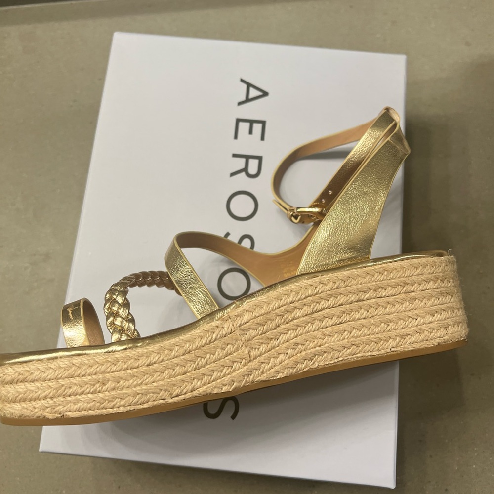 AEROSOLES Dolly Platform Shoes